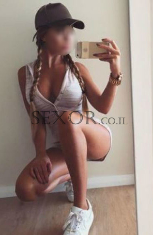 האחד והיחיד ומהממת עם הדגם נראה
