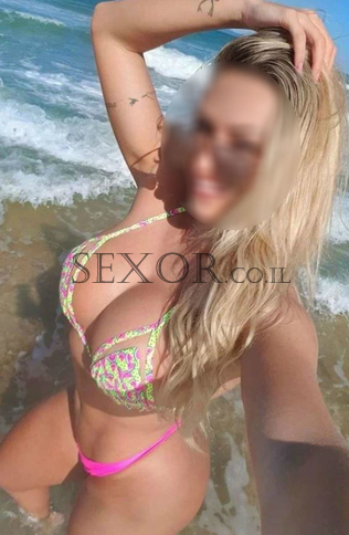 מרהיב, עם הדגם נראה, מחפשת מאהב